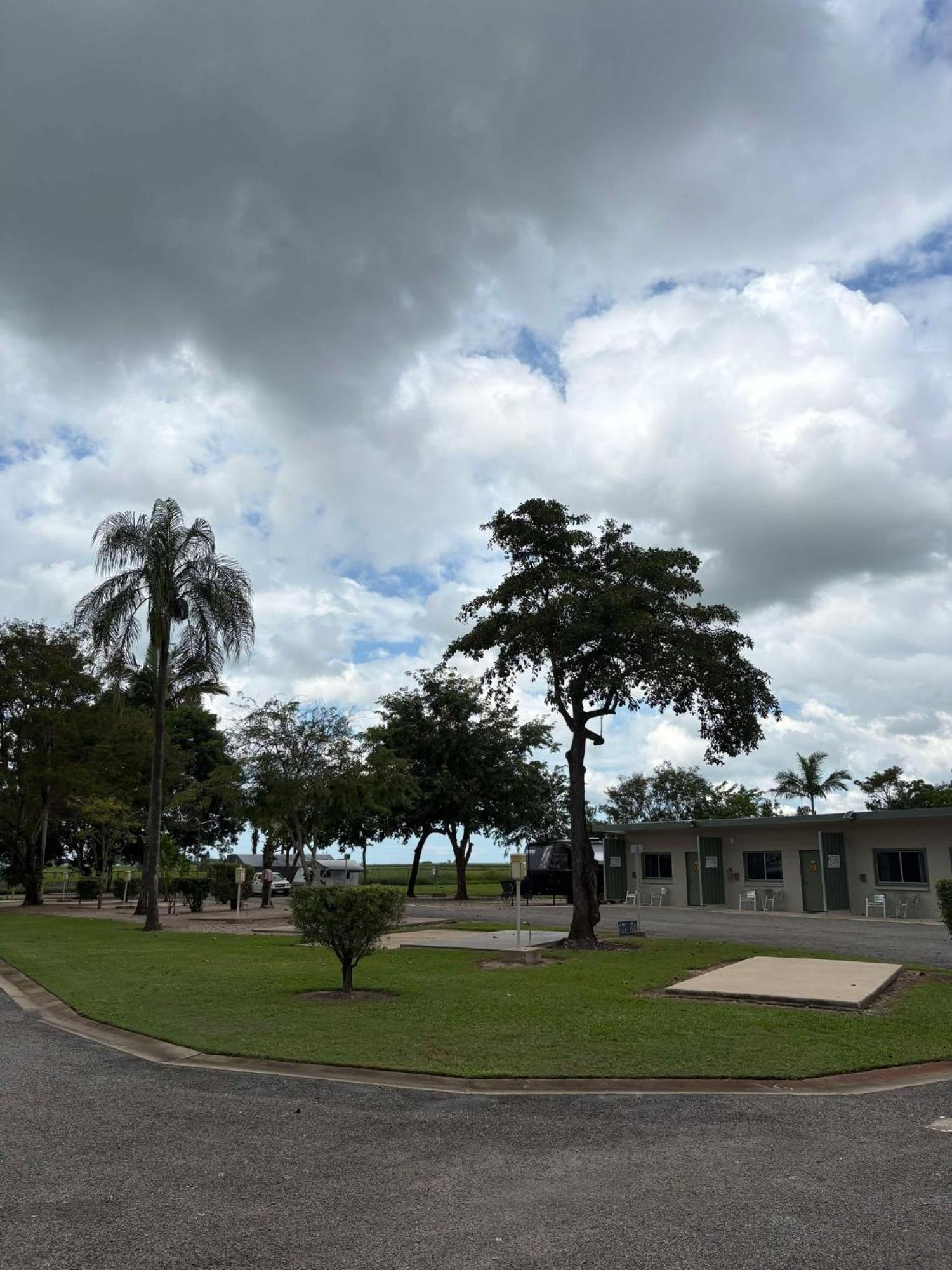 Ingham Tourist Park Hotel Exterior photo
